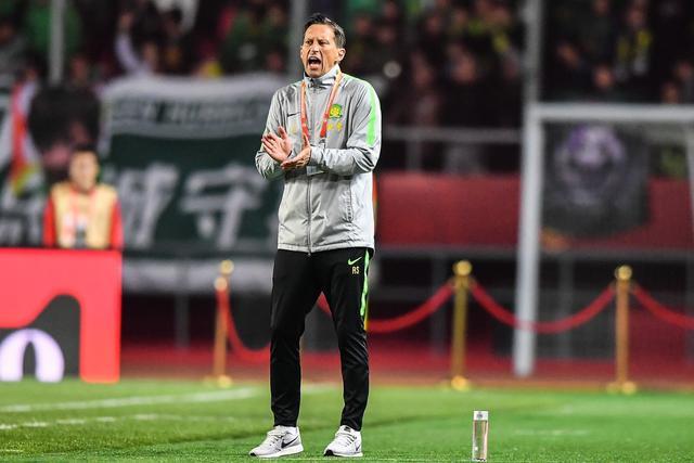 官宣：湖人双向合同签7尺中锋 新秀年场均3+3