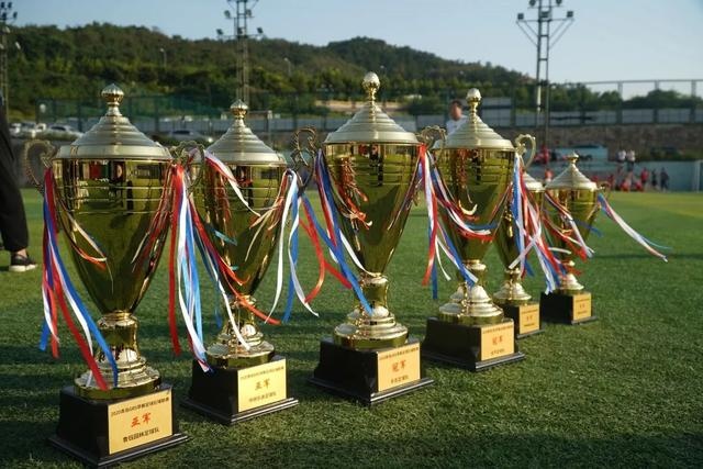 文班31+16马刺负灰熊 乔治31分快船力克开拓者