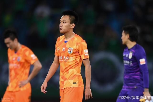 罗马诺：曼城签约18岁中卫朱马巴赫 转租给朗斯