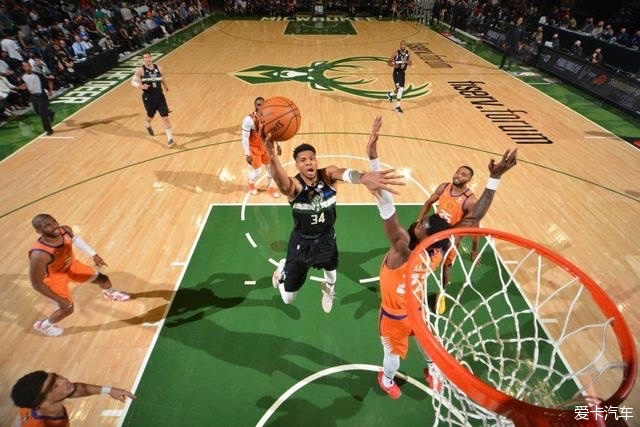 雷霆力克卫冕冠军豪取15连胜 鹈鹕轻取奇才